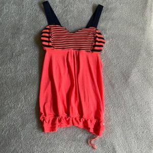 Lululemon Back on Track tank with built in sports bra; size 6